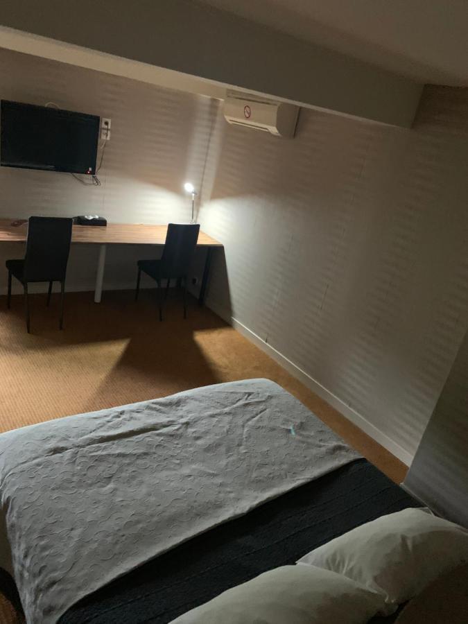 Le Petit Roche Hotell Serrières-en-Chautagne Eksteriør bilde